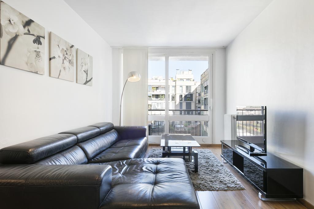Uma Suites Bruc Barcelona Exterior photo